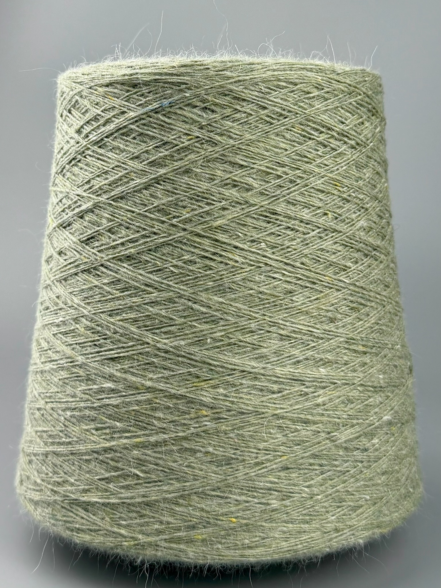Hasegawa Art. HKA 4601 820 m / 100 g – Garn Seide Kaschmir Kid Mohair col. Salbeigrün Melangè  foto 2